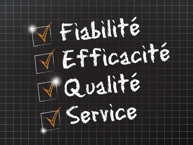 tableau noir schéma : fiabilité efficacité qualité service